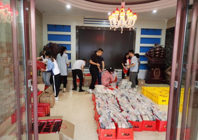 喜迎中秋節(jié)，福利暖人心！